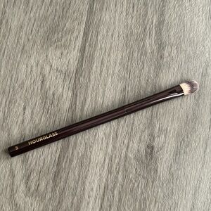 Hourglass Concealer Brush - #5